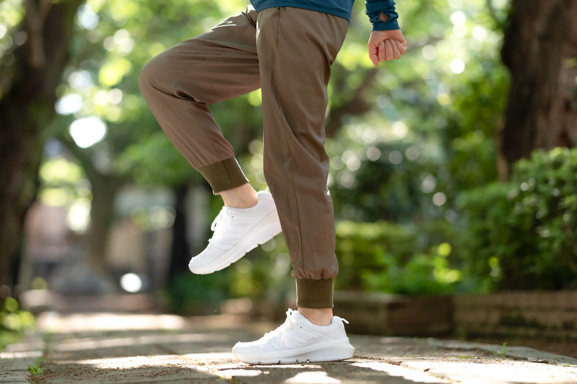 膝の幹細胞治療は、変形性膝関節症などによる膝の痛みに対しておこなわれる再生医療のひとつ